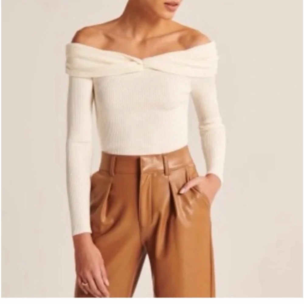 Abercrombie & Fitch Off-the-Shoulder Top Olive Green Size S